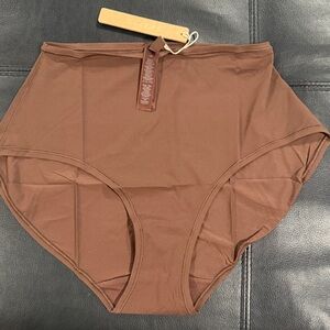Skims Fits Everybody Full Brief Color-cocoa. SZ Large